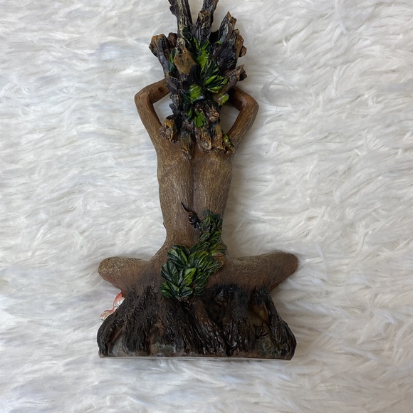 Dryad Statue - Picture 3 of 4